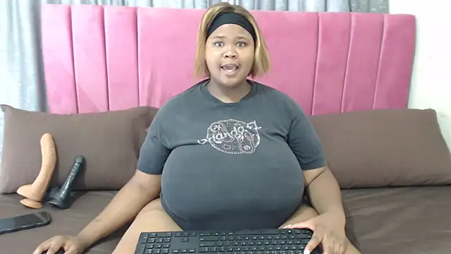 BustyBmw online show from 18, 3, 2026