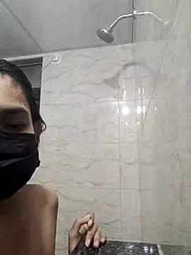 Snapshot of hey_sirri chatting on 5, 8, 2026 hey sirri online show from 5, 8, 2026