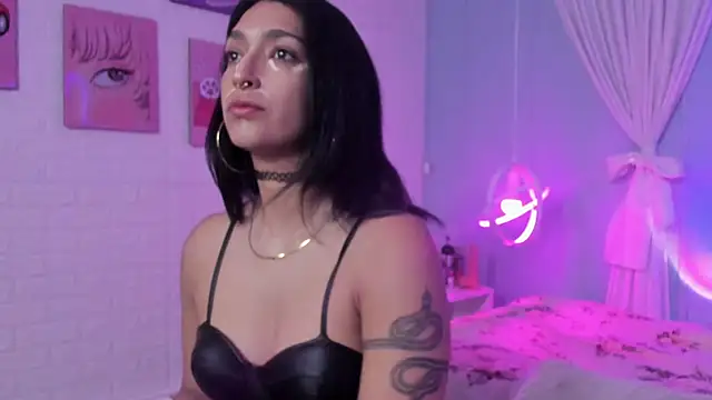 Cleo Foxx online show from 10, 4, 2026