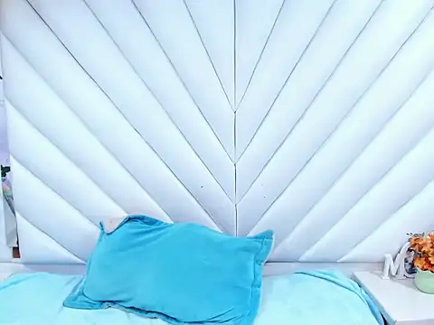 Snapshot of Lunaa_Brunettee chatting on 1, 2, 2026 Lunaa Brunettee online show from 1, 2, 2026