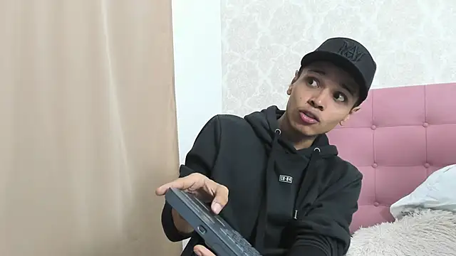 Snapshot of Alejandroo_Montenegro chatting on 18, 2, 2026 Alejandroo Montenegro online show from 18, 2, 2026