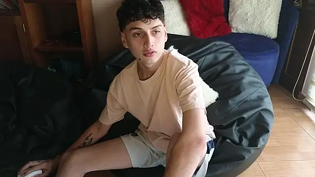 Snapshot of mrpicklesx23 chatting on 6, 2, 2026 mrpicklesx23 online show from 6, 2, 2026