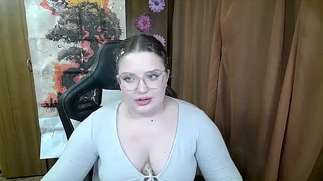 Teasing Dora online show from 19, 4, 2026