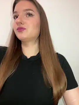 Green eyes lady online show from 19, 2, 2026