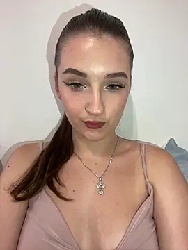 Snapshot of Green_eyes_lady chatting on 17, 7, 2026 Green eyes lady online show from 17, 7, 2026
