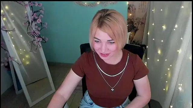 Snapshot of CuttieEmma chatting on 16, 6, 2026 CuttieEmma online show from 16, 6, 2026