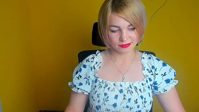 CuttieEmma online show from 11, 7, 2026
