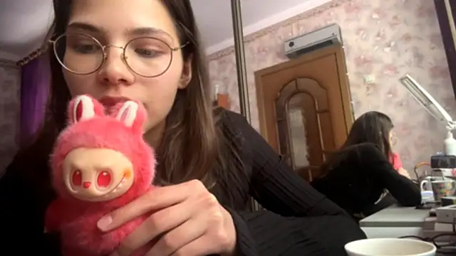 EdythRozier online show from 12, 2, 2026