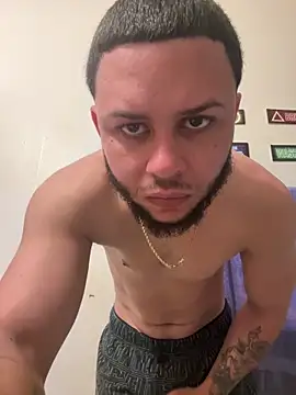 Snapshot of Tu_PaPi_Favorito chatting on 2, 2, 2026 Tu PaPi Favorito online show from 2, 2, 2026