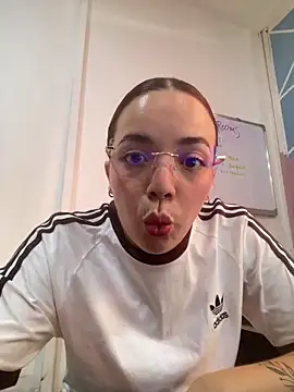 Snapshot of Miss_Dior2 chatting on 9, 2, 2026 Miss Dior2 online show from 9, 2, 2026