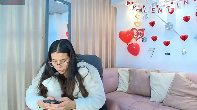 Luna Millers online show from 18, 2, 2026