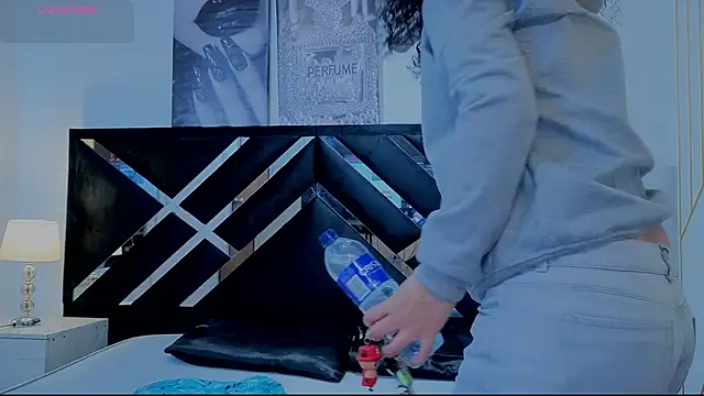 Zoe-yanin online show from 10, 4, 2026