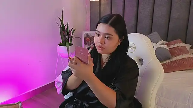 Snapshot of SofiaCortes4 chatting on 14, 4, 2026 SofiaCortes4 online show from 14, 4, 2026