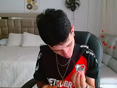 eroboyxox online show from 18, 2, 2026