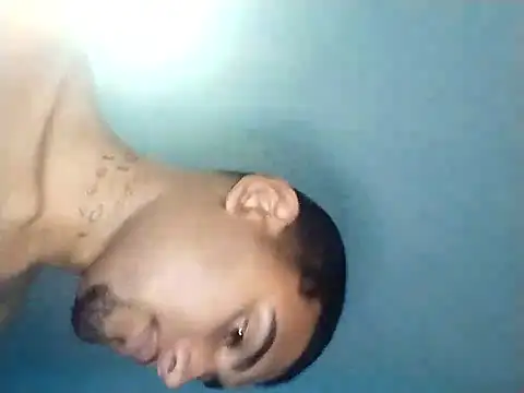 Snapshot of MickeySexyyy chatting on 17, 5, 2026 MickeySexyyy online show from 17, 5, 2026