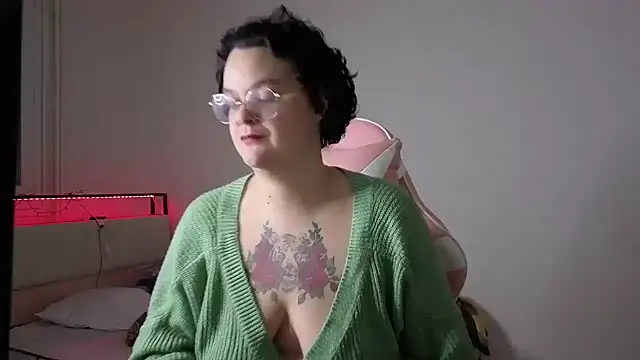 Snapshot of lunatigre4 chatting on 5, 2, 2026 lunatigre4 online show from 5, 2, 2026