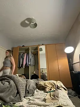 Paige love online show from 21, 4, 2026