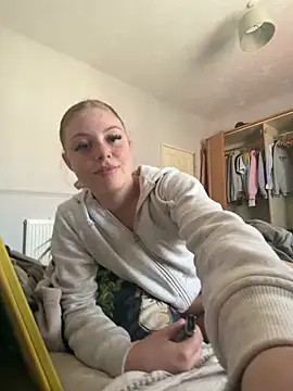 Paige love online show from 23, 4, 2026