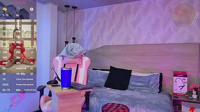 kylliefox  online show from 20, 4, 2026