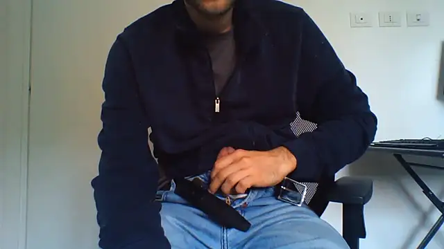 Snapshot of andre_italy chatting on 3, 5, 2026 andre italy online show from 3, 5, 2026