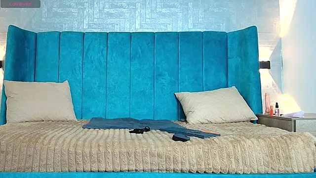 dulcenena moon online show from 7, 2, 2026