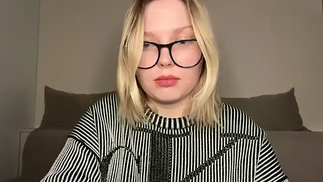 Ophelia Ritz online show from 25, 3, 2026