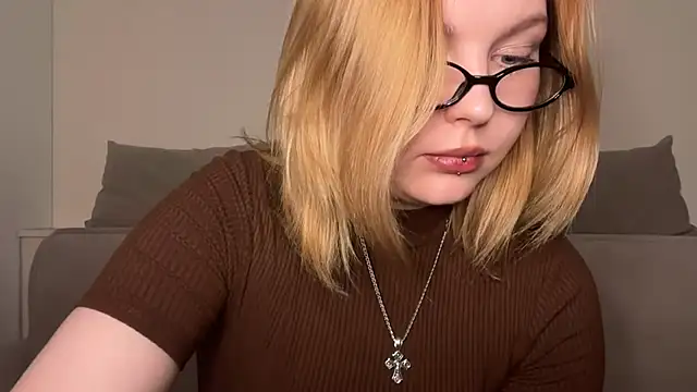 Snapshot of Ophelia_Ritz chatting on 24, 4, 2026 Ophelia Ritz online show from 24, 4, 2026