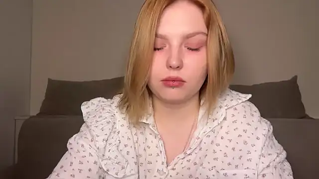 Snapshot of Ophelia_Ritz chatting on 27, 4, 2026 Ophelia Ritz online show from 27, 4, 2026