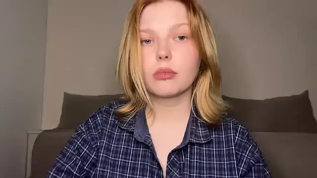 Snapshot of Ophelia_Ritz chatting on 2, 5, 2026 Ophelia Ritz online show from 2, 5, 2026