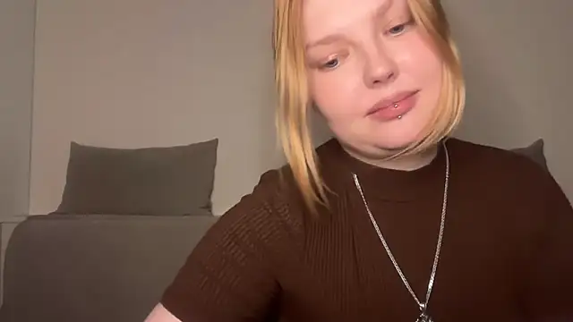 Snapshot of Ophelia_Ritz chatting on 7, 5, 2026 Ophelia Ritz online show from 7, 5, 2026