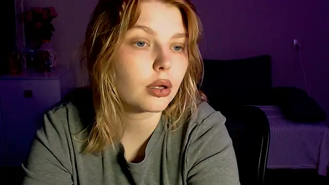 Snapshot of Ophelia_Ritz chatting on 10, 5, 2026 Ophelia Ritz online show from 10, 5, 2026