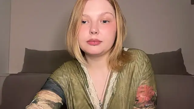 Snapshot of Ophelia_Ritz chatting on 13, 5, 2026 Ophelia Ritz online show from 13, 5, 2026