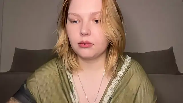 Snapshot of Ophelia_Ritz chatting on 14, 5, 2026 Ophelia Ritz online show from 14, 5, 2026