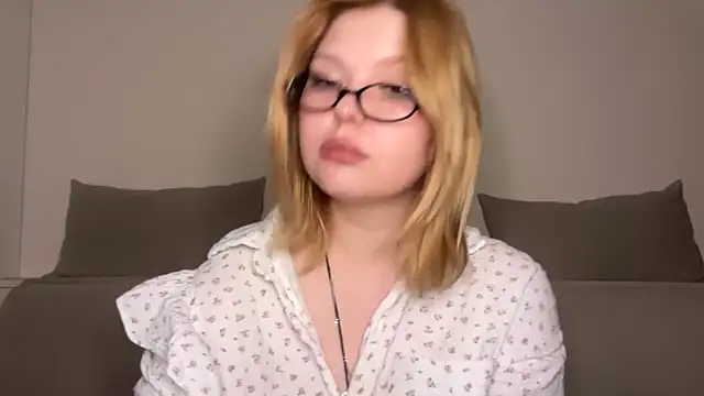 Snapshot of Ophelia_Ritz chatting on 21, 5, 2026 Ophelia Ritz online show from 21, 5, 2026