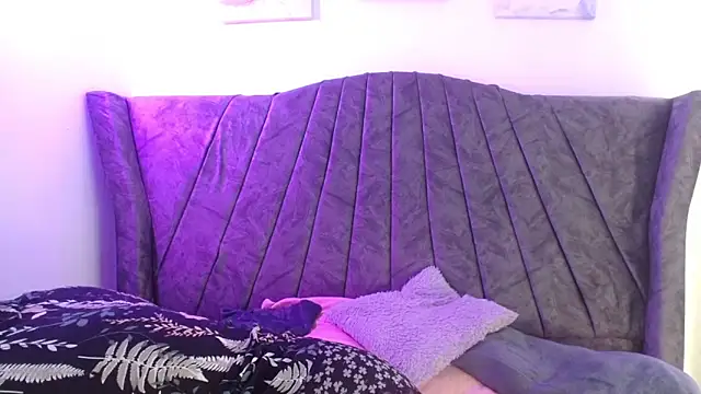 Iris bloom69 online show from 3, 3, 2026