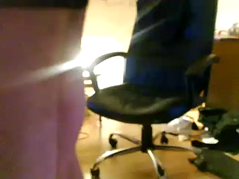 Snapshot of NylonSlave32 chatting on 11, 6, 2026 NylonSlave32 online show from 11, 6, 2026