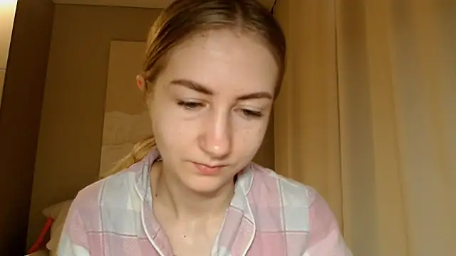 Snapshot of BluueSilk chatting on 3, 2, 2025 BluueSilk online show from 3, 2, 2025