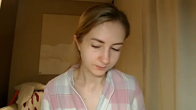 Snapshot of BluueSilk chatting on 4, 2, 2025 BluueSilk online show from 4, 2, 2025