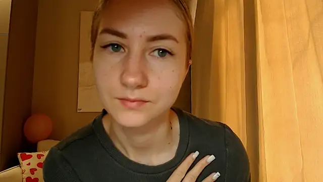 Snapshot of BluueSilk chatting on 7, 3, 2025 BluueSilk online show from 7, 3, 2025