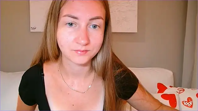 Snapshot of BluueSilk chatting on 9, 10, 2025 BluueSilk online show from 9, 10, 2025