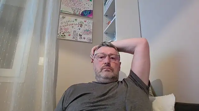 Snapshot of doudou310 chatting on 1, 4, 2026 doudou310 online show from 1, 4, 2026