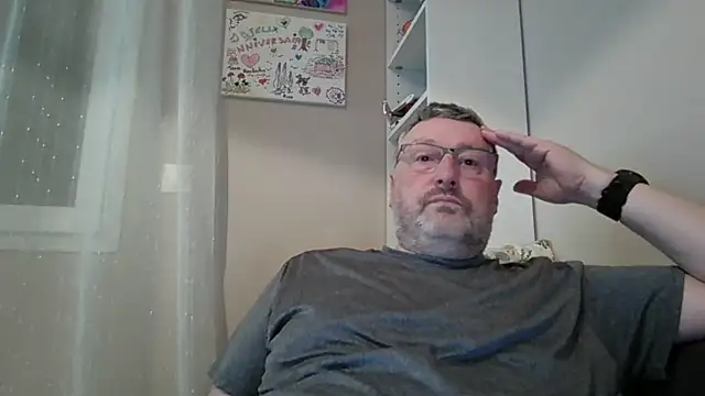 Snapshot of doudou310 chatting on 2, 4, 2026 doudou310 online show from 2, 4, 2026