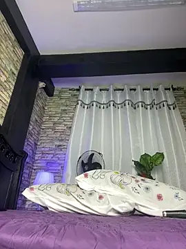 Snapshot of SluttyEll chatting on 1, 2, 2026 SluttyEll online show from 1, 2, 2026