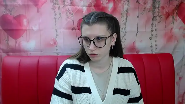 Snapshot of LilianaShine chatting on 9, 2, 2026 LilianaShine online show from 9, 2, 2026