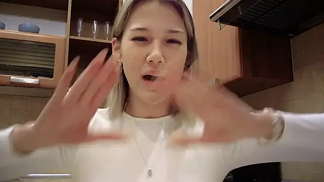 lilXdomiii online show from 18, 4, 2026