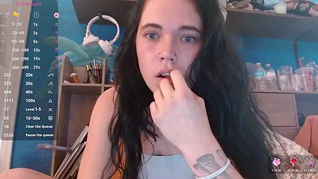 Snapshot of ahungkittykat chatting on 15, 5, 2026 ahungkittykat online show from 15, 5, 2026
