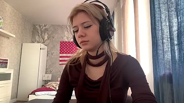 Snapshot of LadyFoxLove chatting on 1, 3, 2026 LadyFoxLove online show from 1, 3, 2026