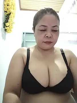 Snapshot of Baby-bigtits2026 chatting on 21, 7, 2026 Baby-bigtits2026 online show from 21, 7, 2026