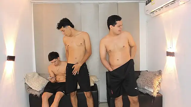 Snapshot of Brutal_sex5 chatting on 11, 4, 2026 Brutal sex5 online show from 11, 4, 2026