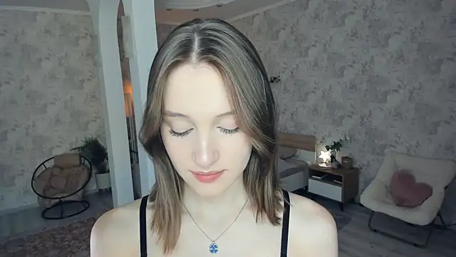Snapshot of LianneBynon chatting on 19, 6, 2026 LianneBynon online show from 19, 6, 2026